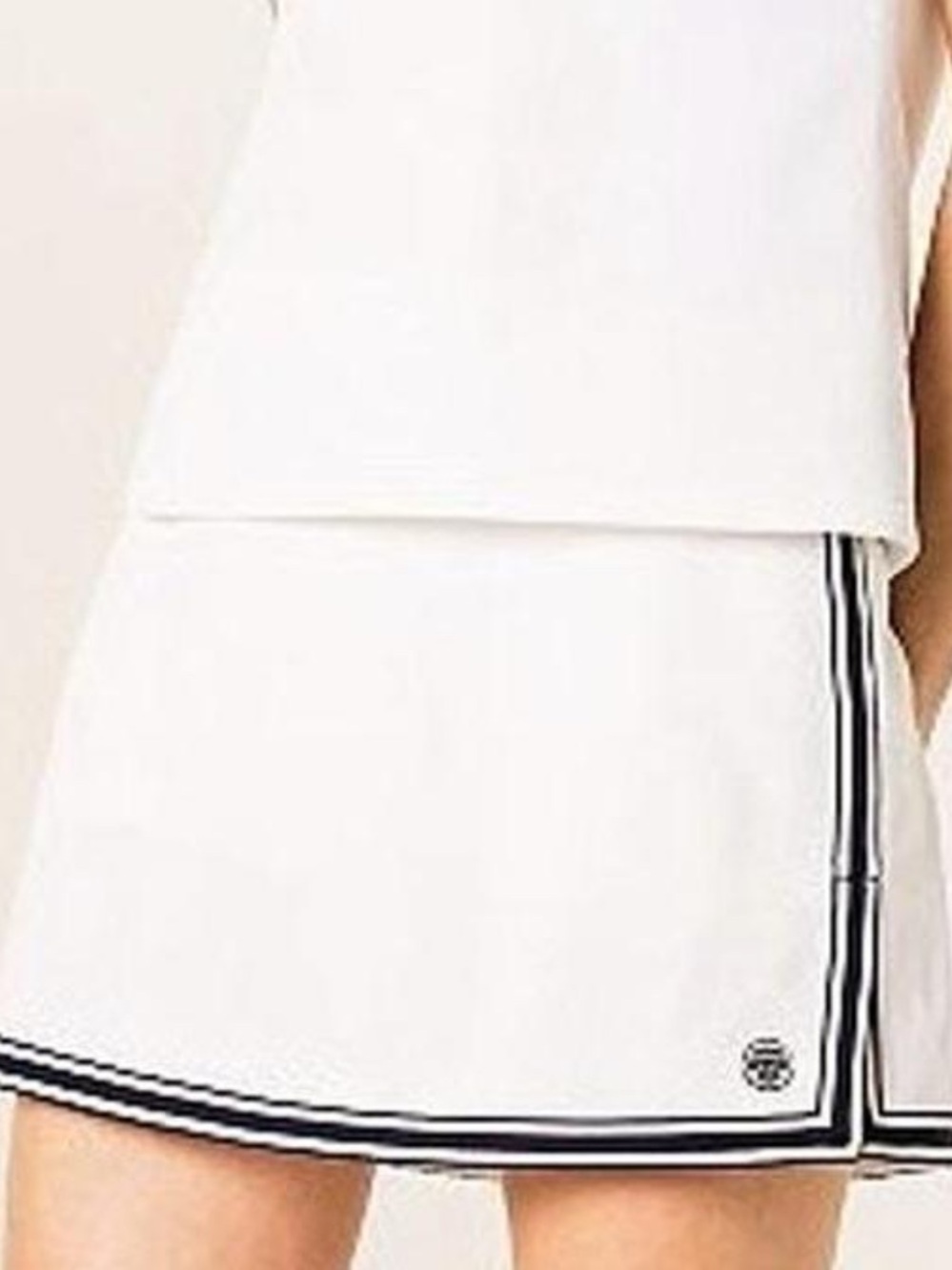 Tory Sport White Tennis Skort with Black Contrast Stripes size Large